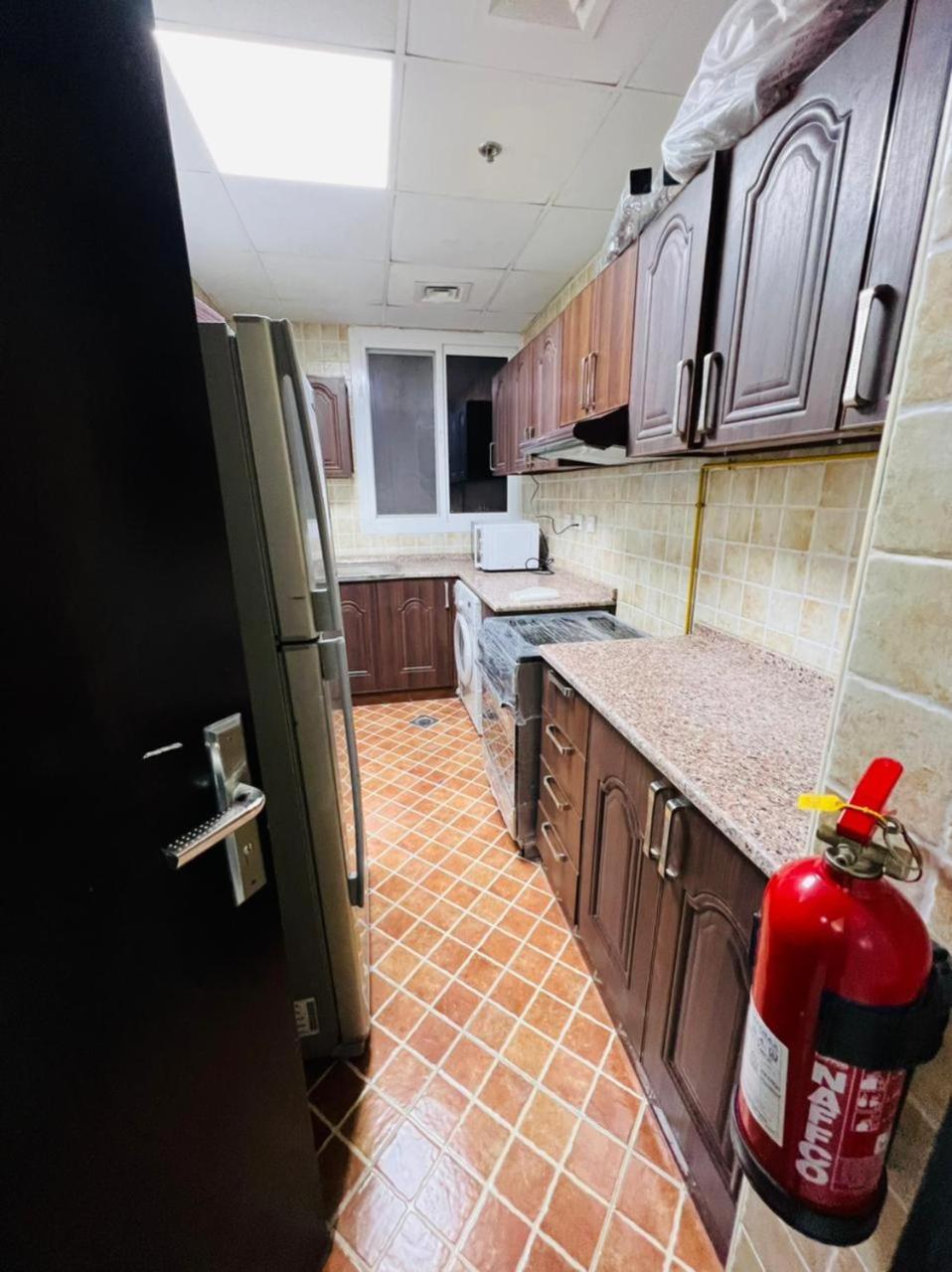 Homestay Partition 5 Mins To Mashreq Metro