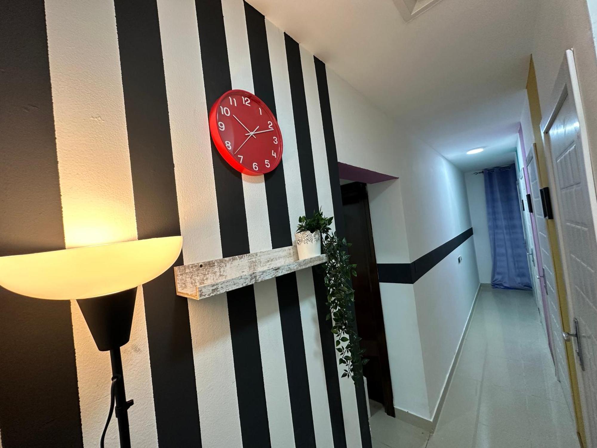 Partition 5 Mins To Mashreq Metro Homestay