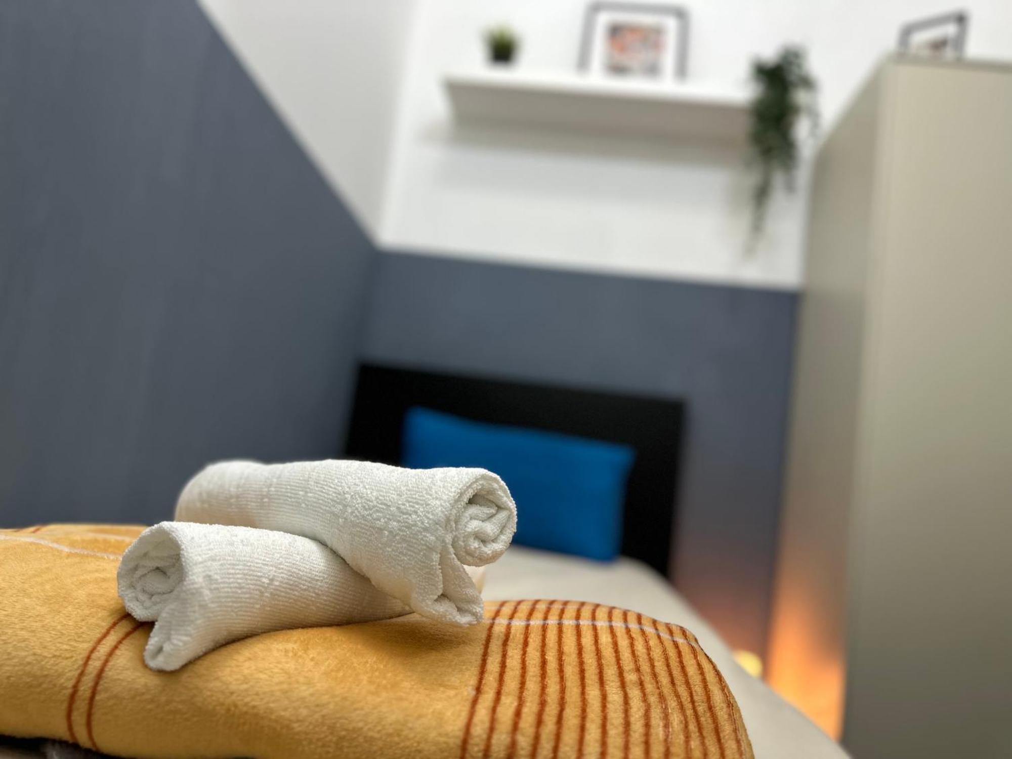 Homestay Partition 5 Mins To Mashreq Metro